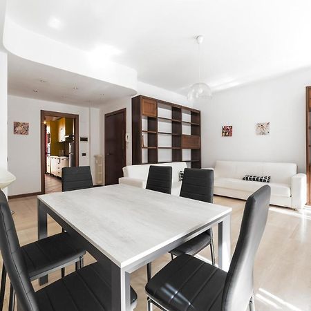 Cenisio M5 Lovely Apartment - With Balcony! Milán Exterior foto